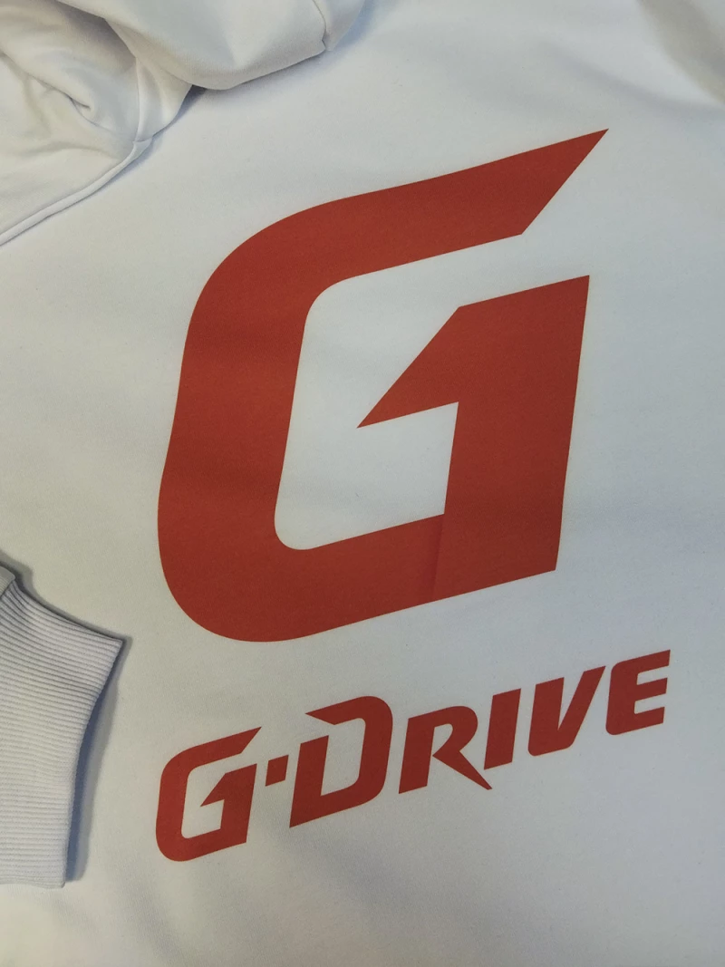 Печать на толстовках заказать в Казани