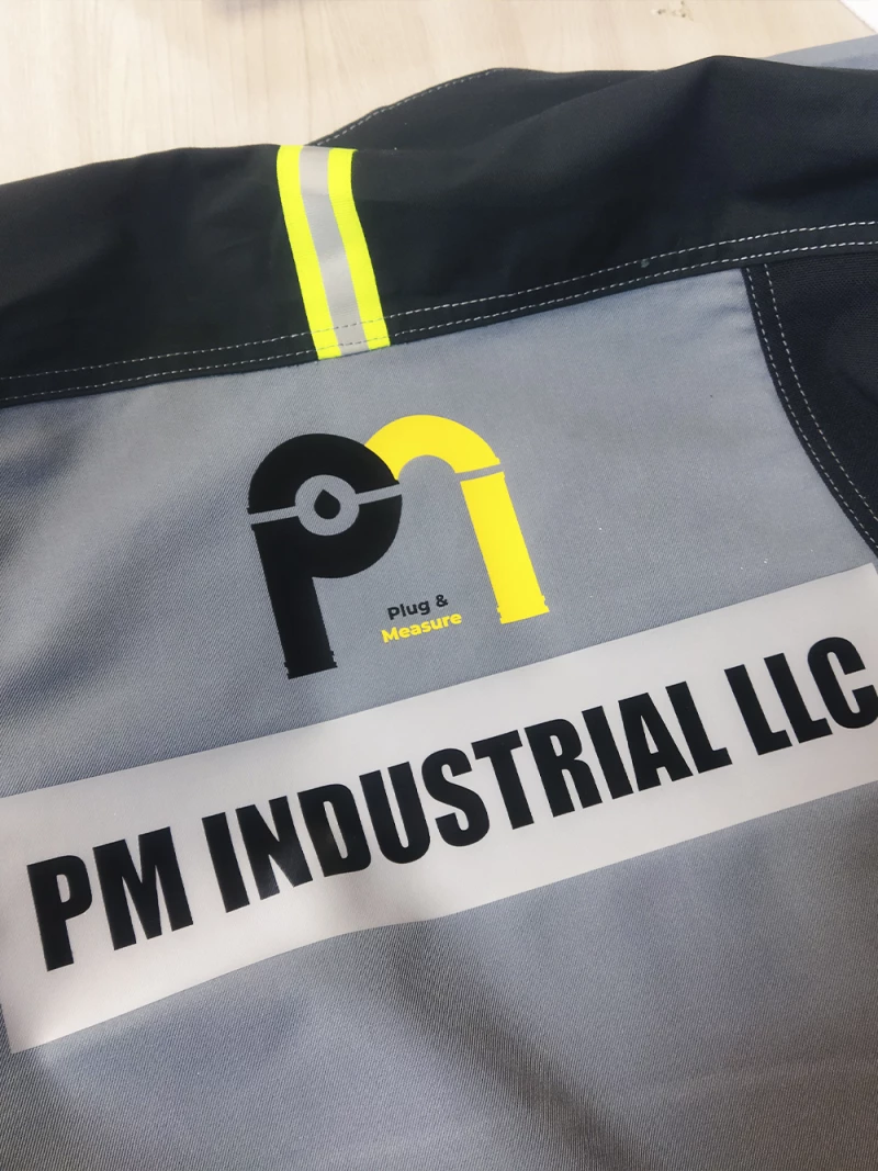 Печать на спецодежде заказать в Казани